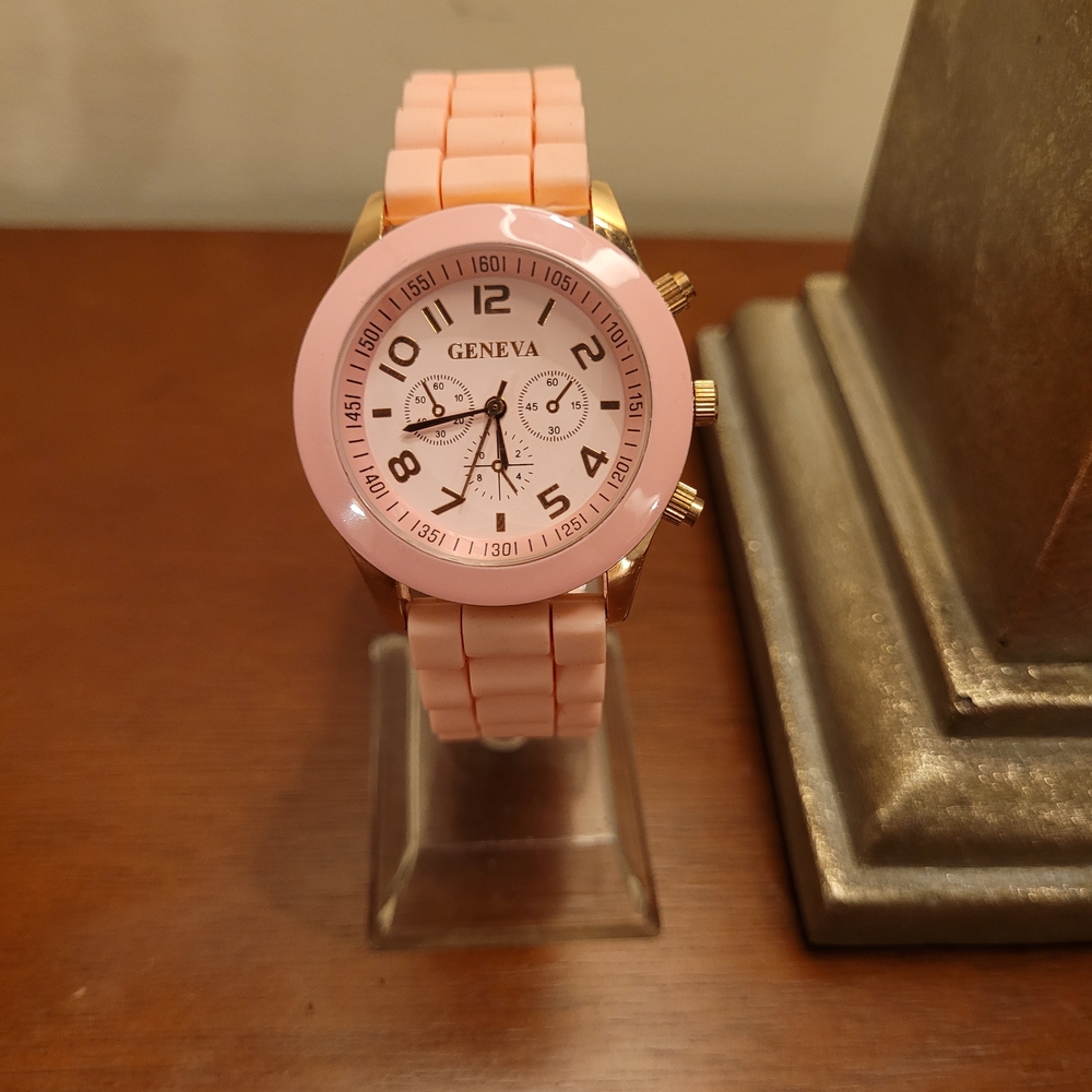 Brand New Cream Pink & Rose Gold Geneva Women's Silicone Watch